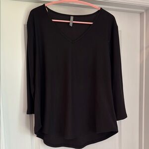 Last Tango  Black V-Neck Women's Top Large